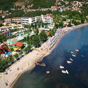 Ξενοδοχείο με διαμερίσματα Flamingo Corfu