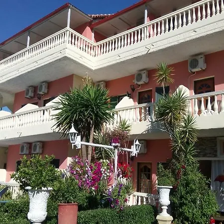 Flamingo Corfu Апарт-отель Мораитика